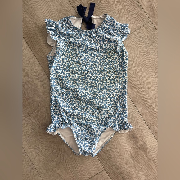 Minnow Other - Minnow girls italian floral ruffle sleeve rashguard one piece, Size 9/10
